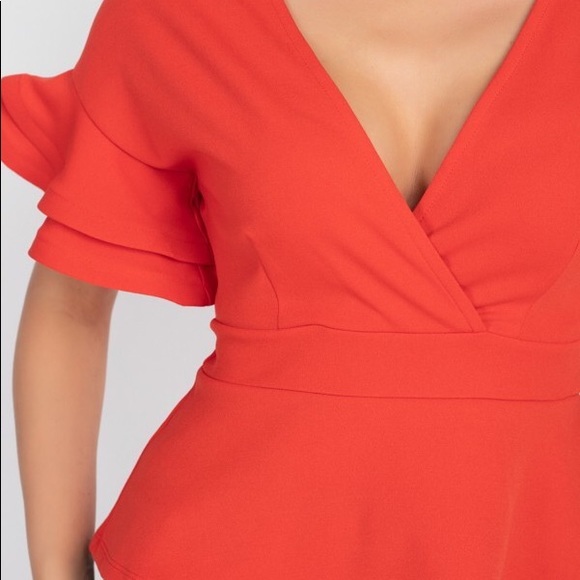 NWT Red Short Sleeve V neckline Top Size M - Picture 6 of 9